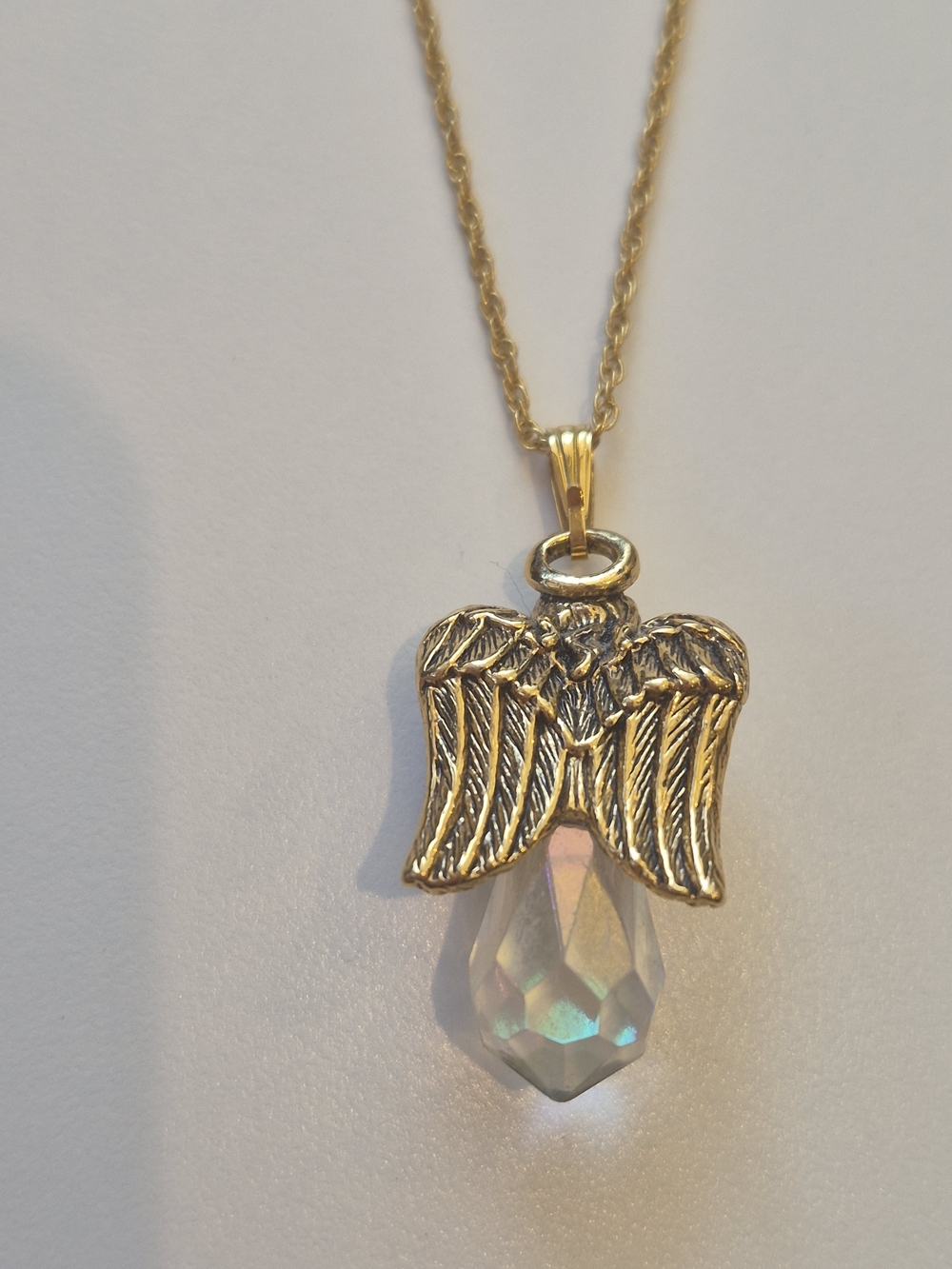 Avon Delicate Crystal Vintage Angel Pendant Necklace - Picture 4 of 4